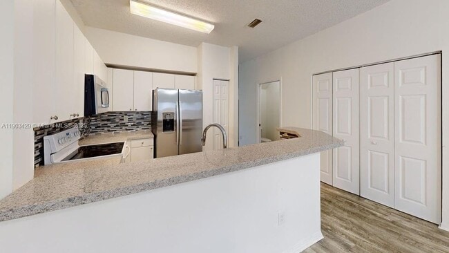 Building Photo - 2217 SE 23rd Ave