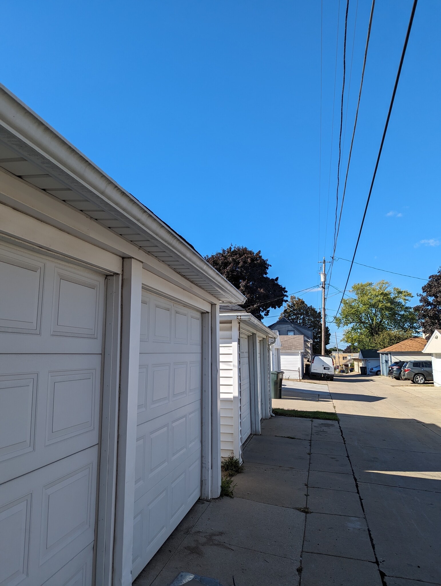 garages - 1460 S 77th St