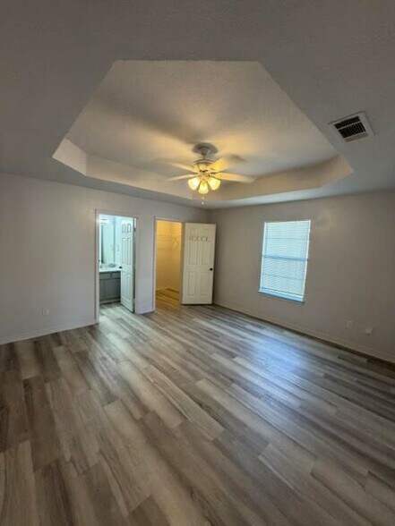 Building Photo - 15149 Deer Creek Dr