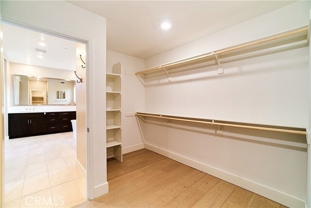 Building Photo - 6 Transport