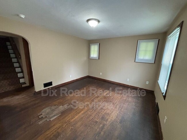 Building Photo - 348 Nassau St
