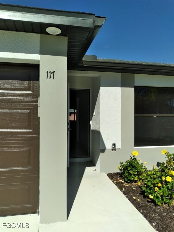 Building Photo - 117 SE 13th St