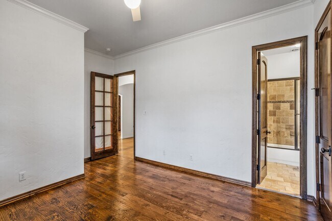 Building Photo - 3744 W Biddison St