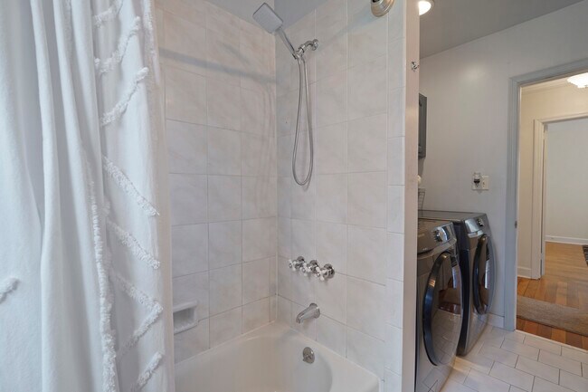 Building Photo - Charming Ardsley Park Bungalow Fully Furnished