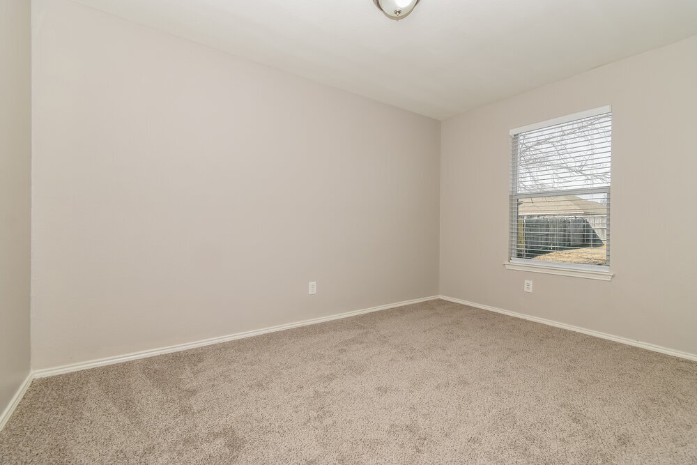 Building Photo - 321 Rustic Grove Ln