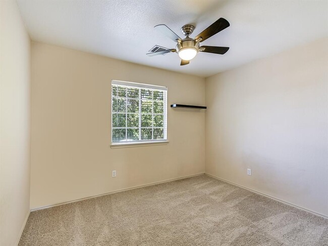 Building Photo - 14440 Lilley Brook Cove
