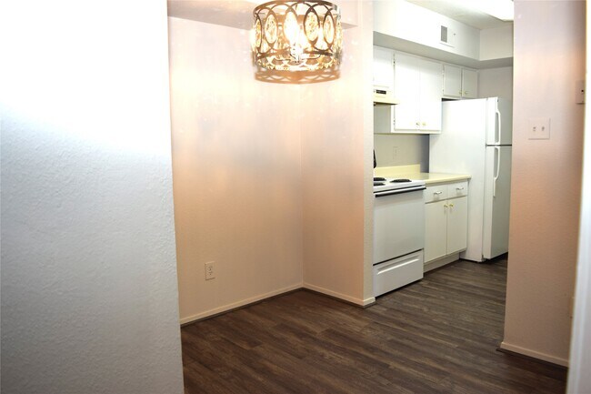 Building Photo - 18511 Egret Bay Blvd