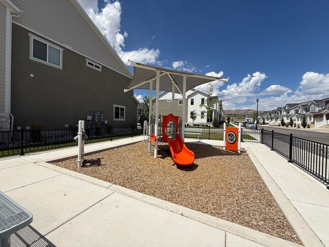 Building Photo - 3 Bed | 2.5 Bath | 2,365 sq ft above grade | Full unfinished basement | 2-car garage