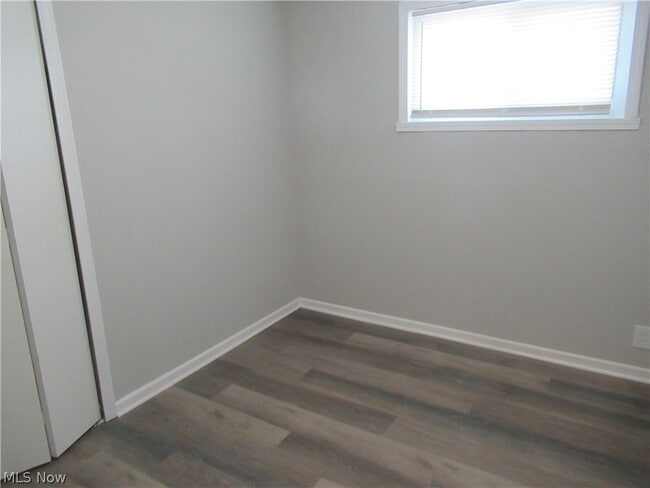 Building Photo - 9295 Dorothy Dr