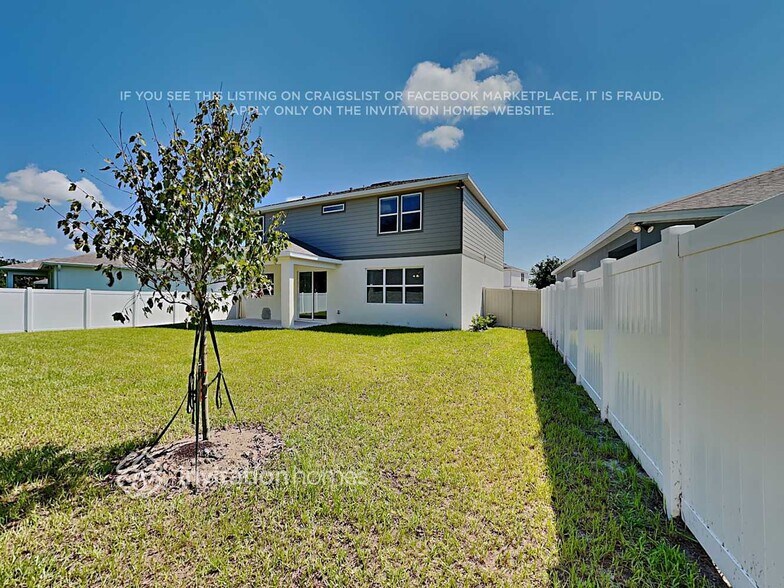 Building Photo - 5167 Royal Point Ave