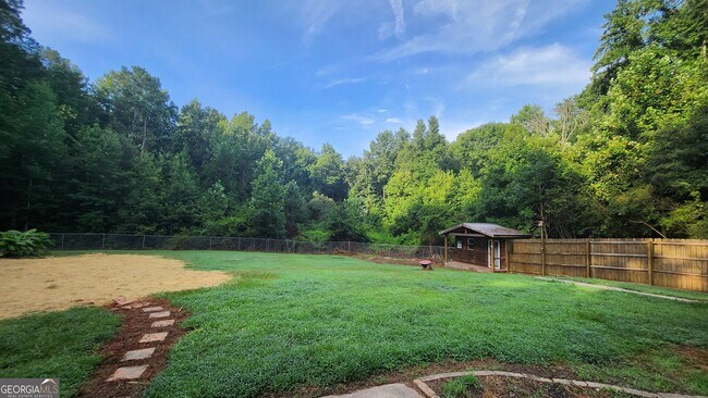 Building Photo - 135 Riverside Ct