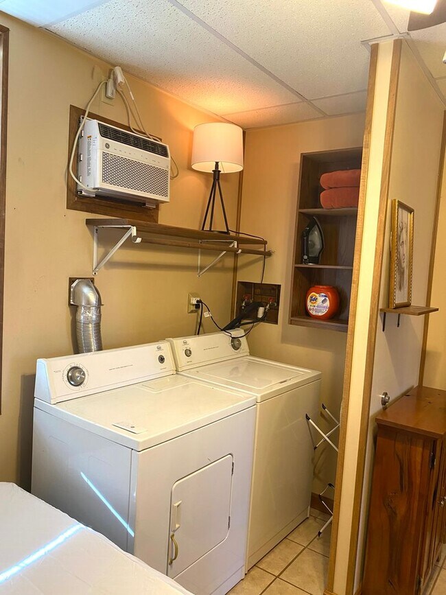 Building Photo - 209 Lee St