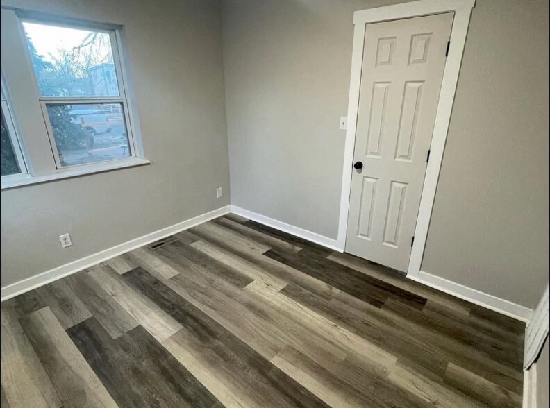 Building Photo - 207 Spring St