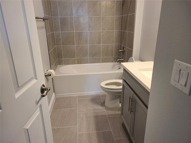 Building Photo - 11732 Richmond Trl