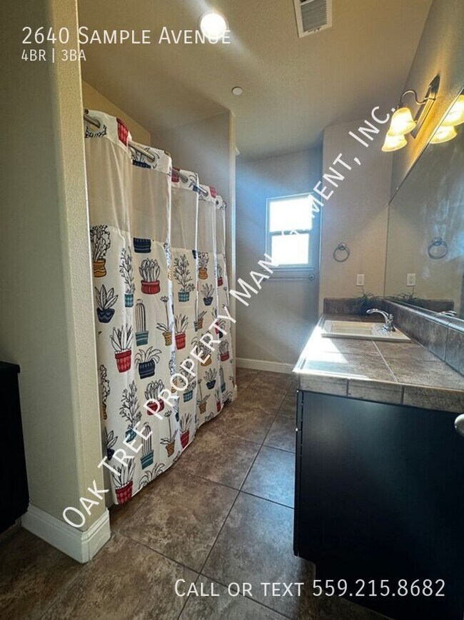 Building Photo - 2640 Sample Ave