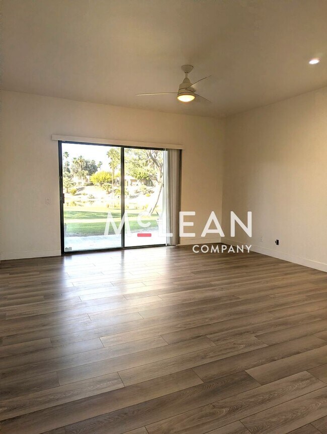 Building Photo - 2-Bedroom Condo in the Desert Princess Community