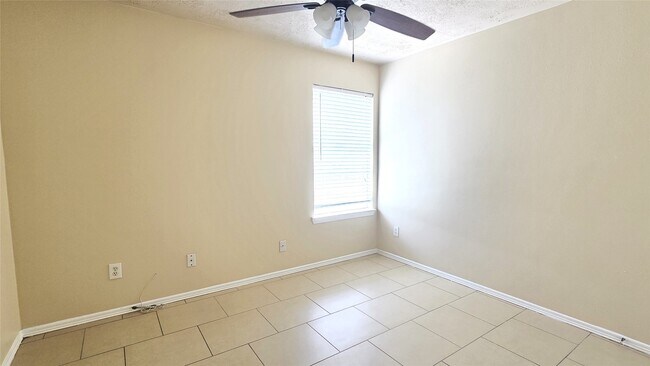Building Photo - 5922 Whitwell Dr