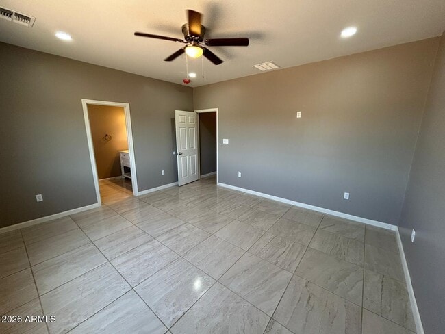 Building Photo - 2742 N Washington Ave