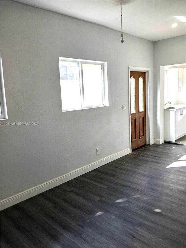 Building Photo - 510 NW 47th St