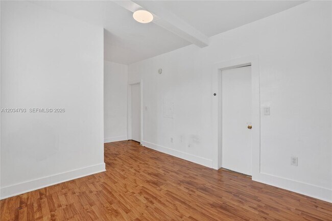 Building Photo - 3409 S Le Jeune Rd