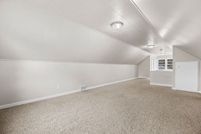Building Photo - 2408 26th St