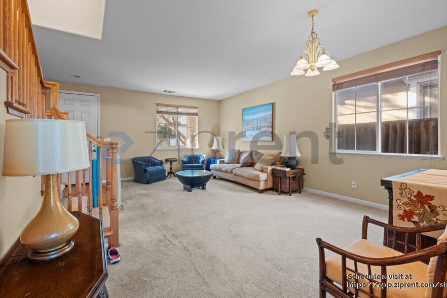 Building Photo - 521 Black Walnut Pl