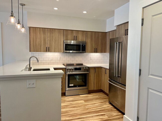 Building Photo - Stunning, Luxe Condo in Ballard! Two Beds ...