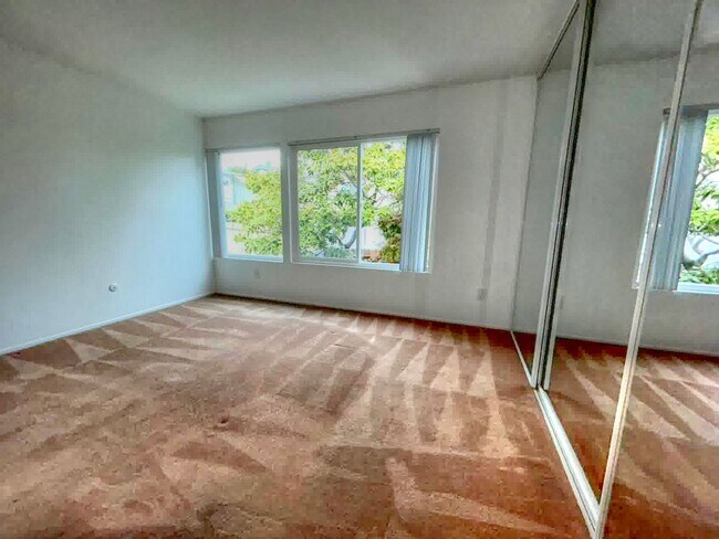 Building Photo - 33936 Alcazar Dr