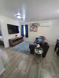 Building Photo - 541 S 9th Ave