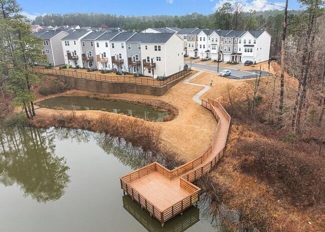 Building Photo - 1052 Shoreside Dr