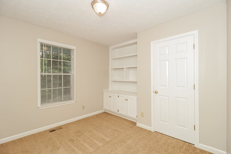 Building Photo - 435 Standing Rock Dr