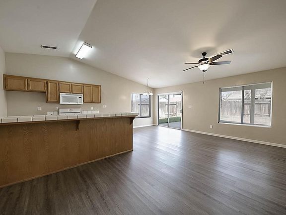 Building Photo - 1218 Engelberg Dr