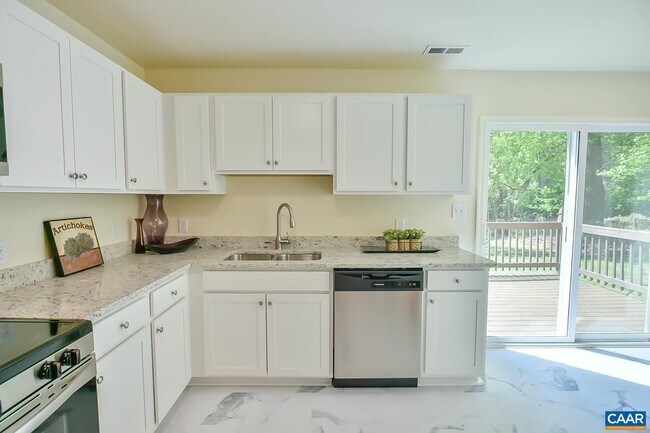 Building Photo - 144 Lake Saponi Dr