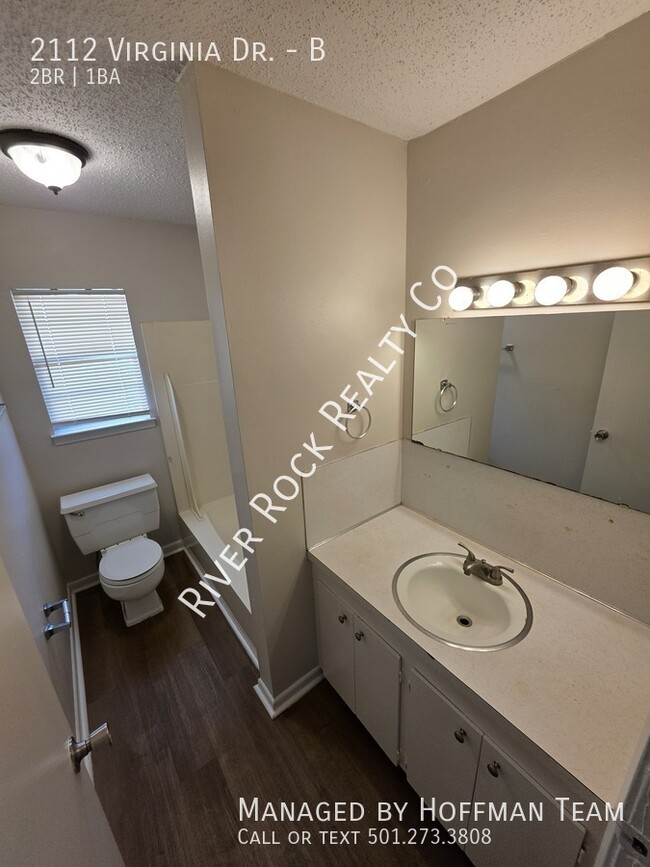 Building Photo - 2112 Virginia Dr
