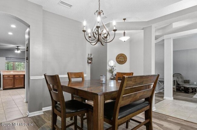 Building Photo - 503 Apple Creek Dr