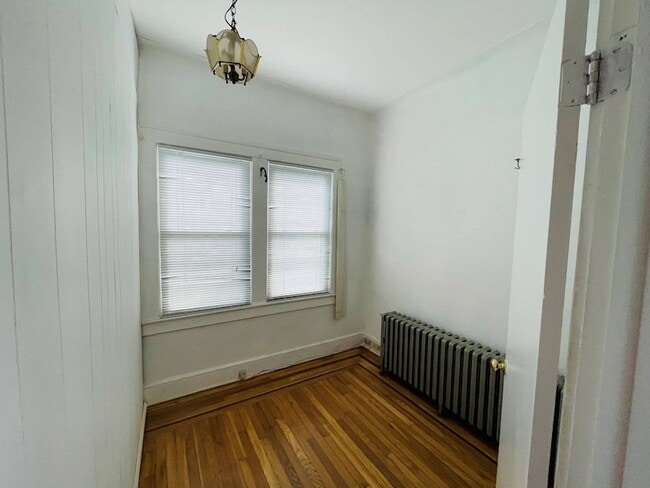 Building Photo - 0 Bella Vista Ave