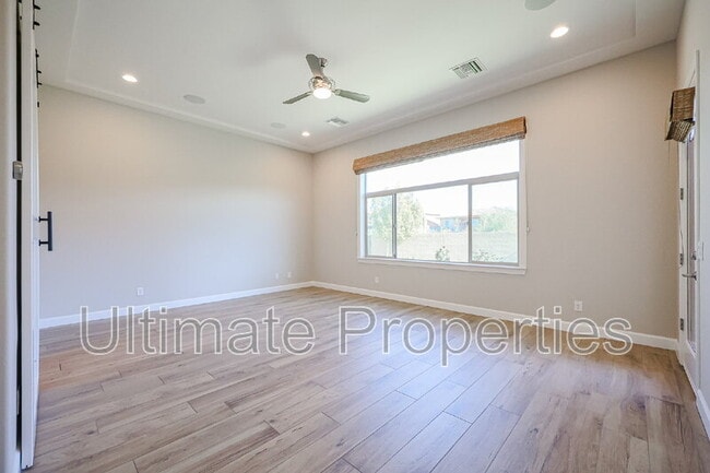 Building Photo - 28995 N 71st Ave