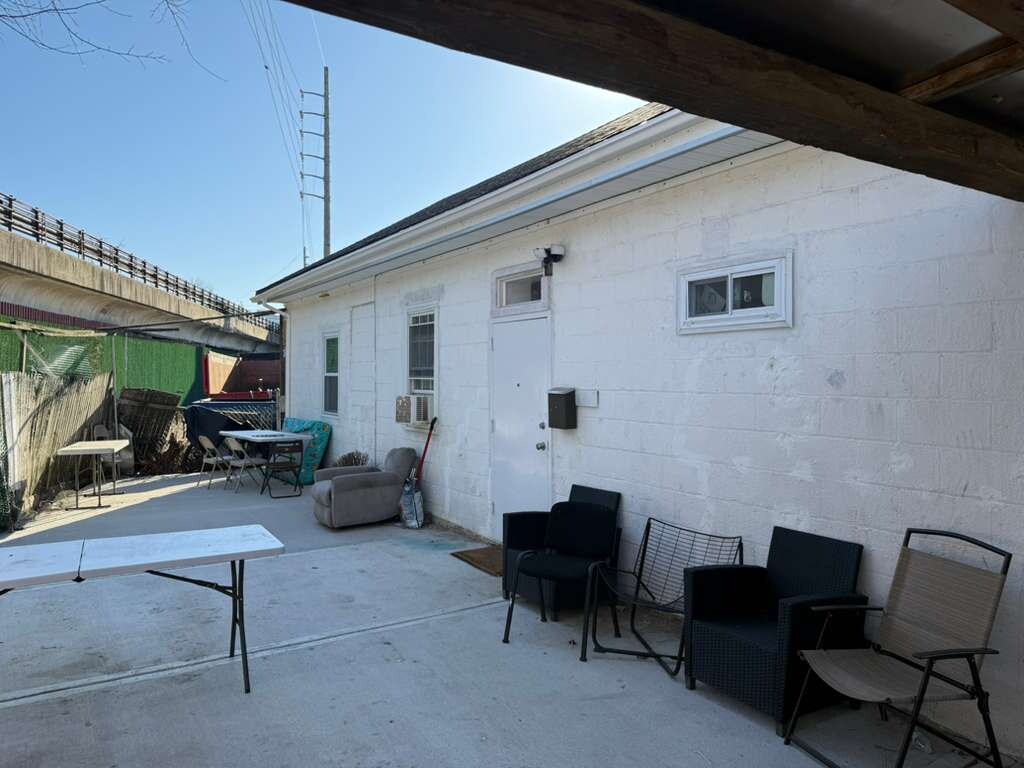 Building Photo - 100 E Valley Stream Blvd