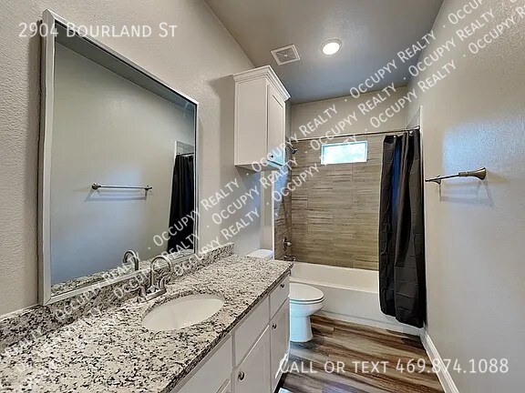 Building Photo - 2904 Bourland St