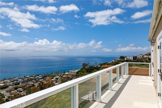 Building Photo - 575 Nyes Pl