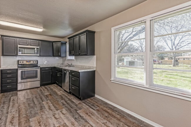 Building Photo - 1910 S 47th St