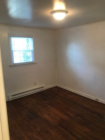 Building Photo - 1403 Hyman Ave