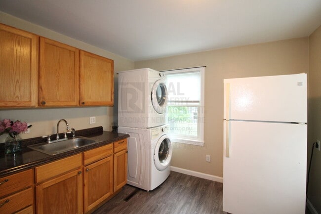 Building Photo - 4 Bicknell St