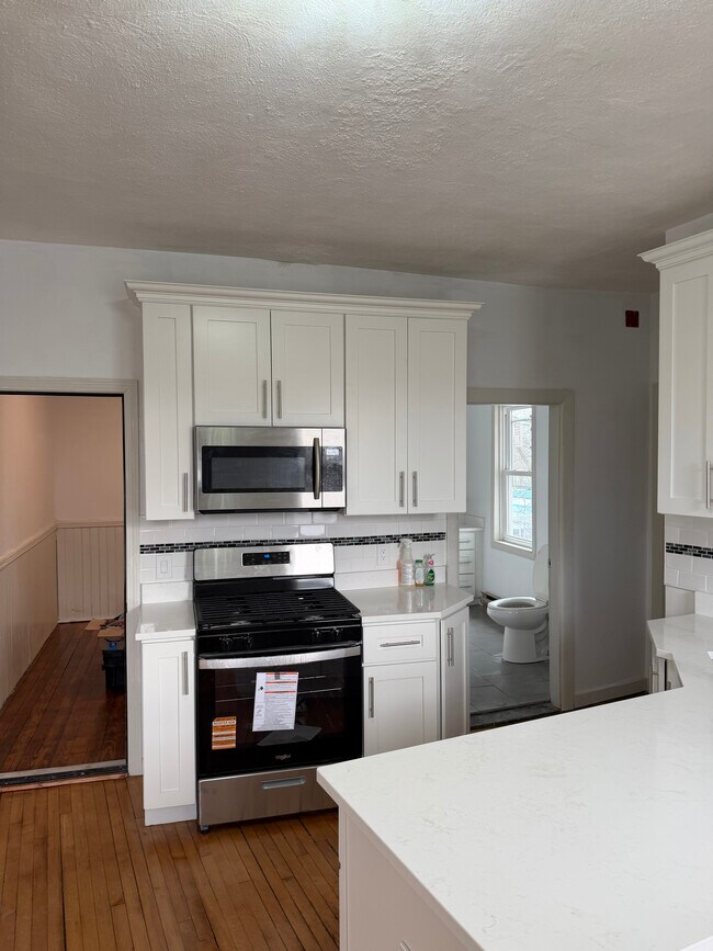 Building Photo - 46 Gesler St