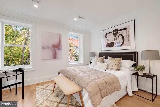 Building Photo - 1421 27th St NW