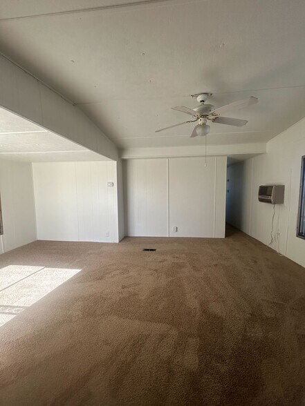 Building Photo - 3601 E Wyoming Ave