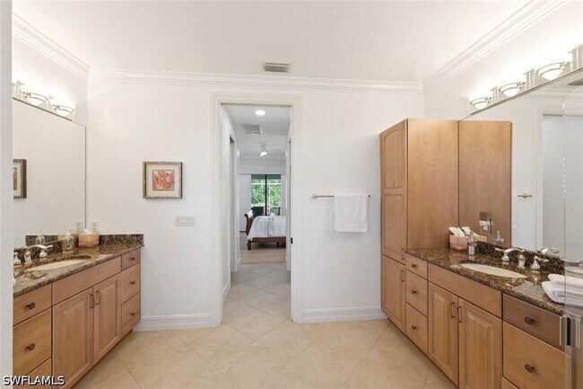 Building Photo - 18127 Royal Hammock Blvd