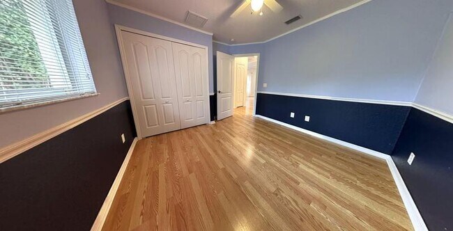 Building Photo - 3616 Spinner Ave