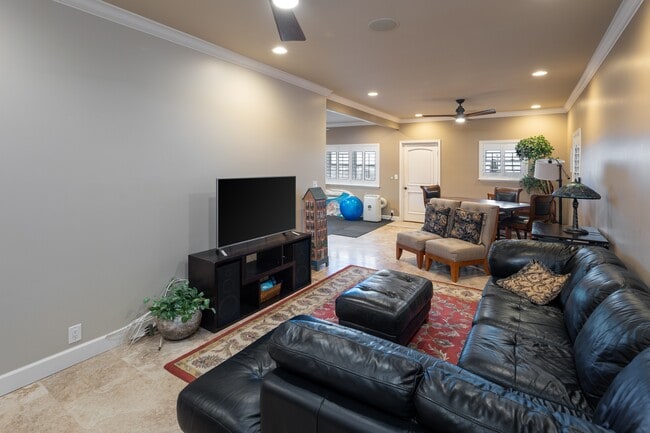 Building Photo - 1170 Kaumailuna Pl