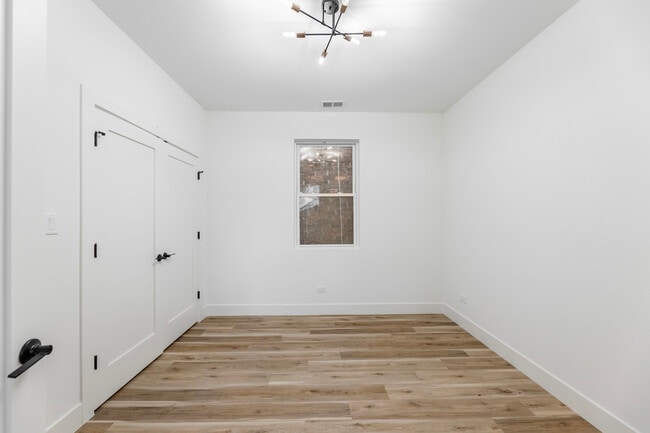 Building Photo - 239 W 74th St